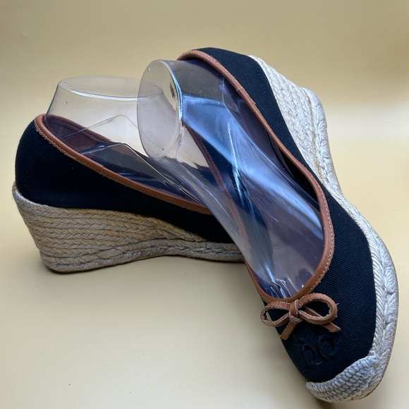 Coach Ireena Black Espadrille Wedges w/Tan Leather Trim and Bow Size 9 GUC - Picture 5 of 11